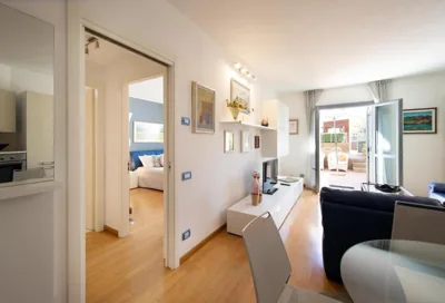 Garden Terrace Luxury Flat in Center Town – Photos 2