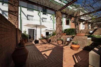 Garden Terrace Luxury Flat in Center Town – Photos 6