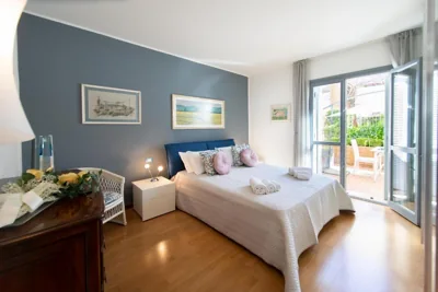 Garden Terrace Luxury Flat in Center Town – Photos 7