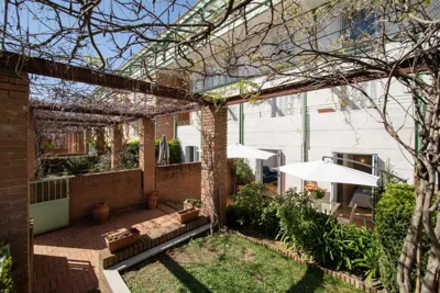 Garden Terrace Luxury Flat in Center Town – Photos 10