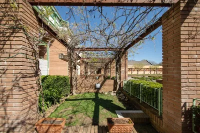 Garden Terrace Luxury Flat in Center Town – Photos 11