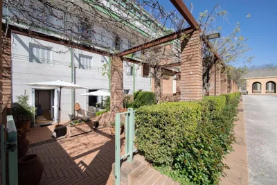 Garden Terrace Luxury Flat in Center Town – Photos 13